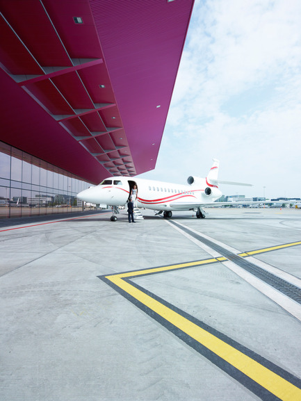 Dossier de presse | 876-01 - Communiqué de presse | New VVIP (Very, Very Important People) Terminal at Schiphol Airport Amsterdam - VMX Architects - Architecture institutionnelle - Crédit photo : Jeroen Musch