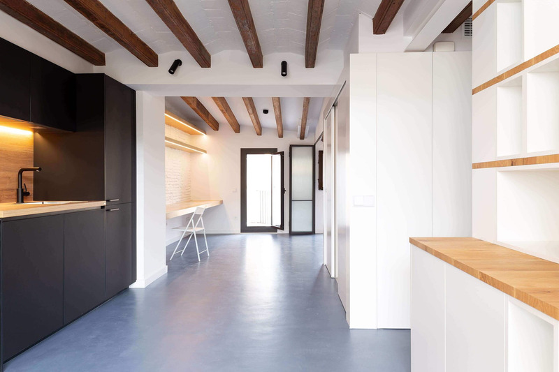 Dossier de presse | 3175-04 - Communiqué de presse | D´En Serra - Gokostudio, S.L. - Architecture résidentielle - <p class="">Espace de travail - Bureau - Coin cuisine</p>   - Crédit photo : Valentin Hincû 