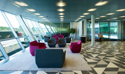 Dossier de presse | 876-01 - Communiqué de presse | New VVIP (Very, Very Important People) Terminal at Schiphol Airport Amsterdam - VMX Architects - Architecture institutionnelle - Crédit photo : Jeroen Musch