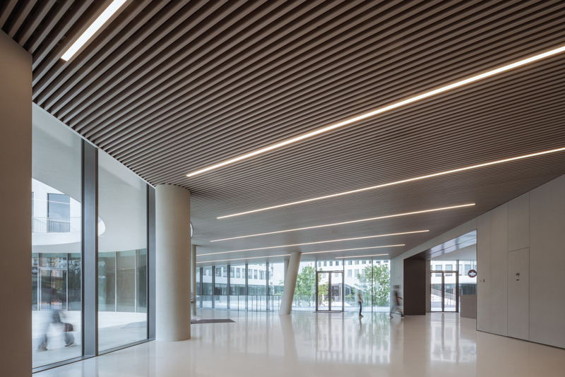 Dossier de presse | 3531-09 - Communiqué de presse | H World Group Global Headquarters - Vermilion Zhou Design Group - Design d’intérieur commercial - Crédit photo : Jian Quan Wu
