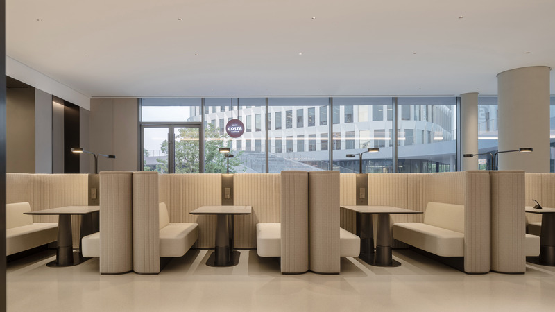 Dossier de presse | 3531-09 - Communiqué de presse | H World Group Global Headquarters - Vermilion Zhou Design Group - Design d’intérieur commercial - cafe - Crédit photo : Jian Quan Wu
