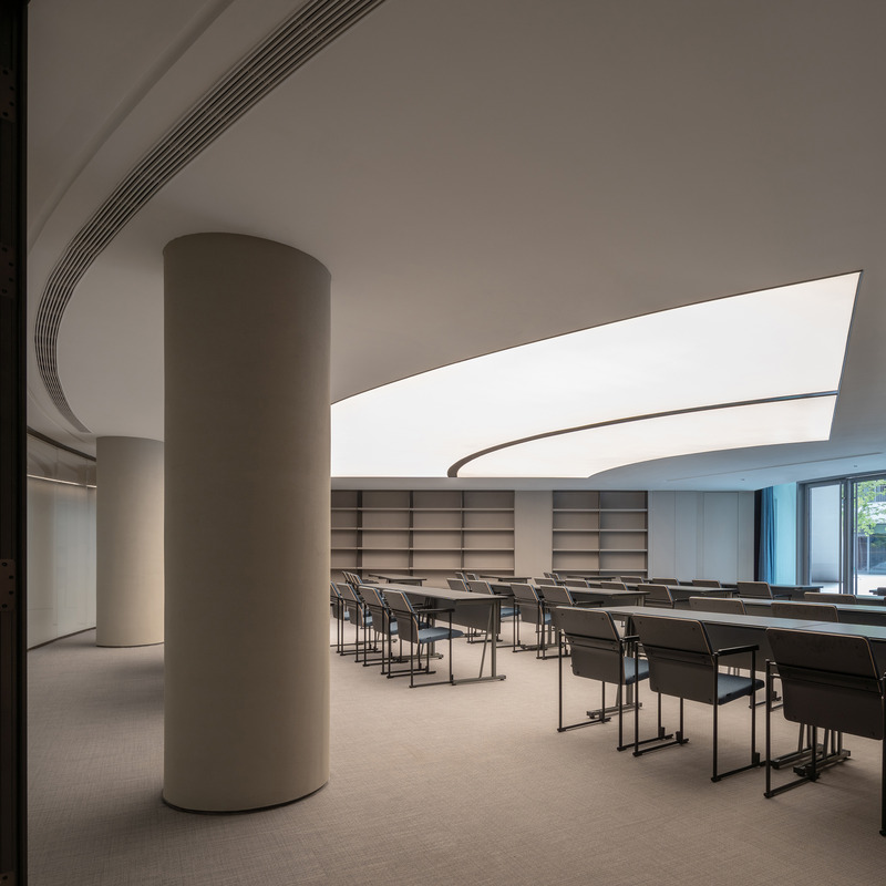 Dossier de presse | 3531-09 - Communiqué de presse | H World Group Global Headquarters - Vermilion Zhou Design Group - Design d’intérieur commercial - multifunctional space<br style=""> - Crédit photo : Jian Quan Wu