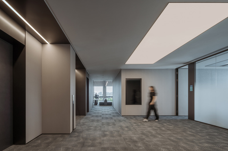 Dossier de presse | 3531-09 - Communiqué de presse | H World Group Global Headquarters - Vermilion Zhou Design Group - Design d’intérieur commercial - Crédit photo : Jian Quan Wu