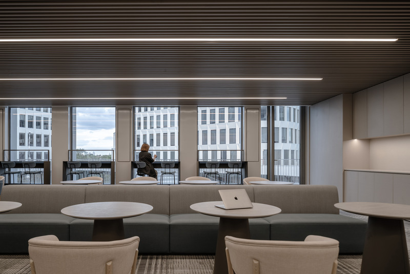 Dossier de presse | 3531-09 - Communiqué de presse | H World Group Global Headquarters - Vermilion Zhou Design Group - Design d’intérieur commercial - Oxygen Cell - Crédit photo : Jian Quan Wu