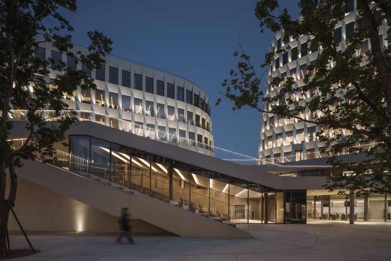 Dossier de presse | 3531-09 - Communiqué de presse | H World Group Global Headquarters - Vermilion Zhou Design Group - Design d’intérieur commercial - Crédit photo : Jian Quan Wu
