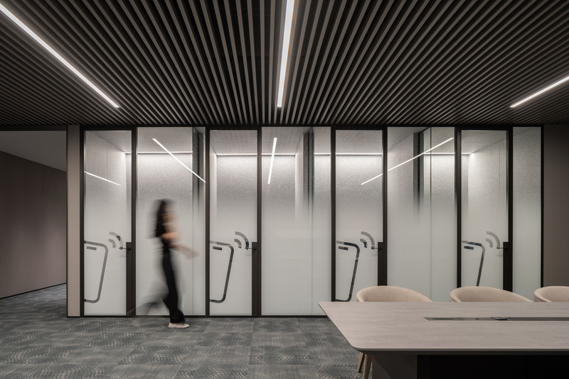 Dossier de presse | 3531-09 - Communiqué de presse | H World Group Global Headquarters - Vermilion Zhou Design Group - Design d’intérieur commercial - Crédit photo : Jian Quan Wu