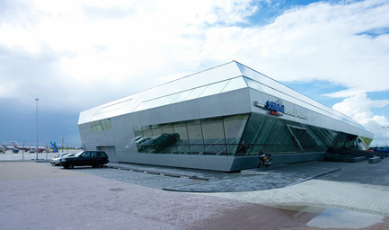 Dossier de presse | 876-01 - Communiqué de presse | New VVIP (Very, Very Important People) Terminal at Schiphol Airport Amsterdam - VMX Architects - Architecture institutionnelle - Crédit photo : Jeroen Musch
