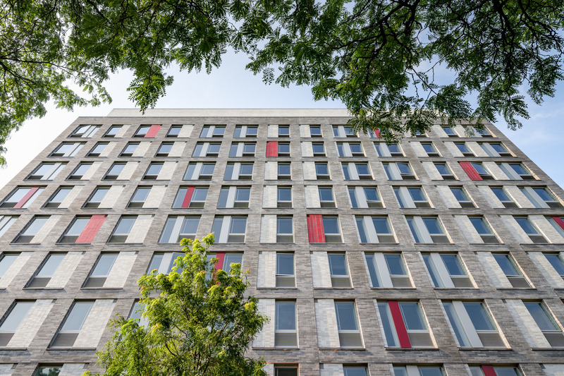 Dossier de presse | 5881-04 - Communiqué de presse | The Garnet - Shakespeare Gordon Studio - Architecture résidentielle - Front facade - Crédit photo : Alexander Severin