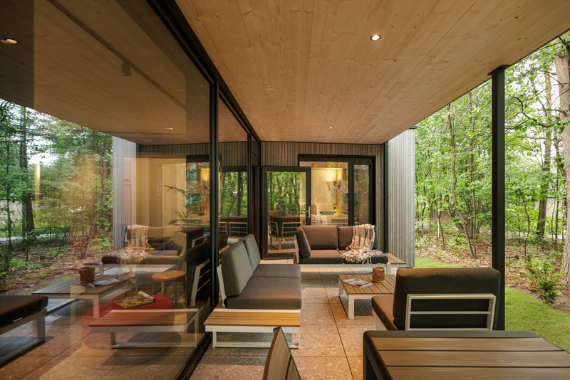 Dossier de presse | 1472-13 - Communiqué de presse | Center Parcs Cottage: Coming Together in Nature - Concrete Amsterdam - Architecture commerciale - Crédit photo : Ton Hurks<br>