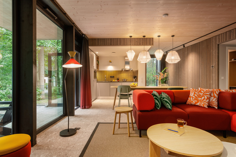 Dossier de presse | 1472-13 - Communiqué de presse | Center Parcs Cottage: Coming Together in Nature - Concrete Amsterdam - Architecture commerciale - Crédit photo : Ton Hurks<br>