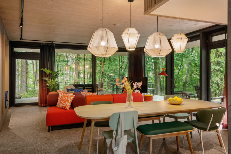 Dossier de presse | 1472-13 - Communiqué de presse | Center Parcs Cottage: Coming Together in Nature - Concrete Amsterdam - Architecture commerciale - Crédit photo : Ton Hurks<br>