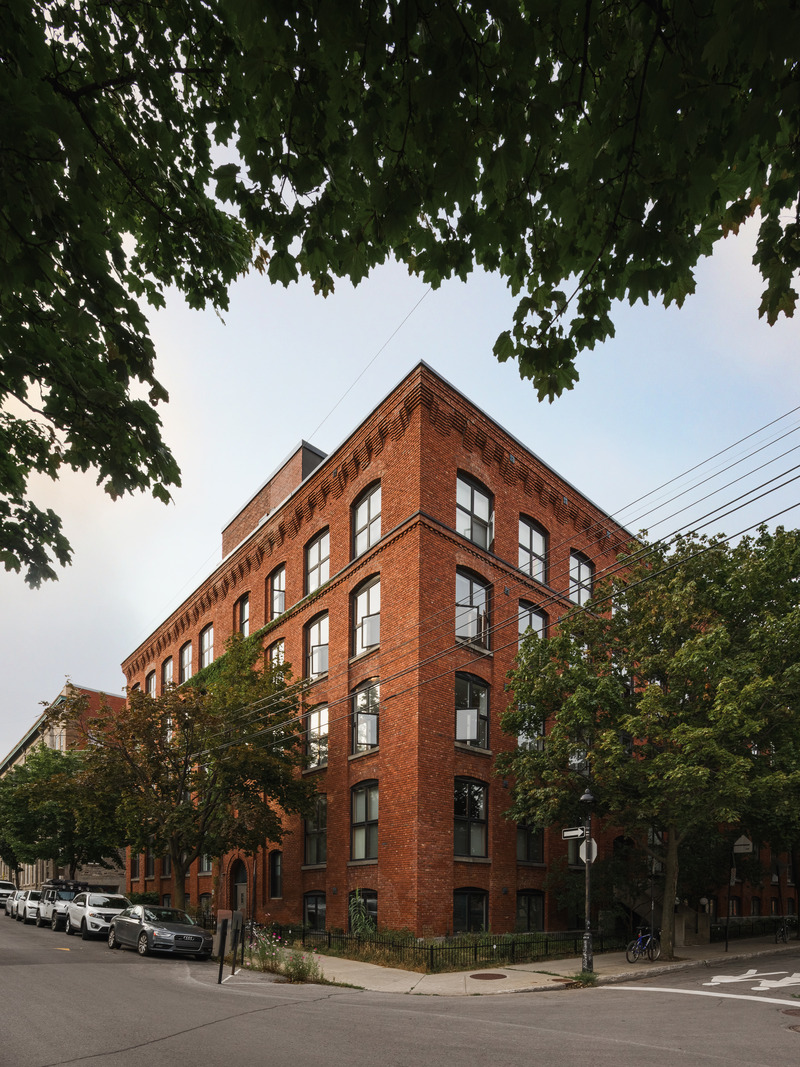 Dossier de presse | 1044-02 - Communiqué de presse | Elmire : la vie contemporaine au cœur d’un bâtiment historique de Montréal - La Firme - Architecture - Design d’intérieur résidentiel - Crédit photo : Ulysse Lemerise