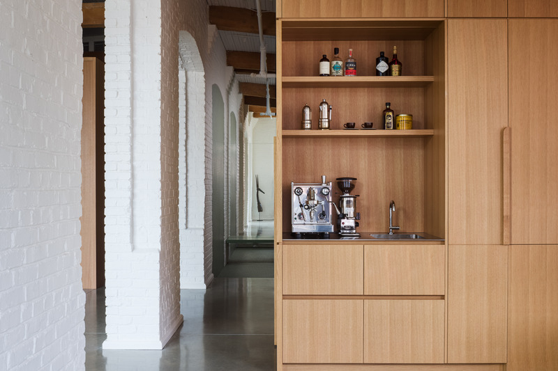 Dossier de presse | 1044-02 - Communiqué de presse | Elmire : la vie contemporaine au cœur d’un bâtiment historique de Montréal - La Firme - Architecture - Design d’intérieur résidentiel - Crédit photo : Ulysse Lemerise