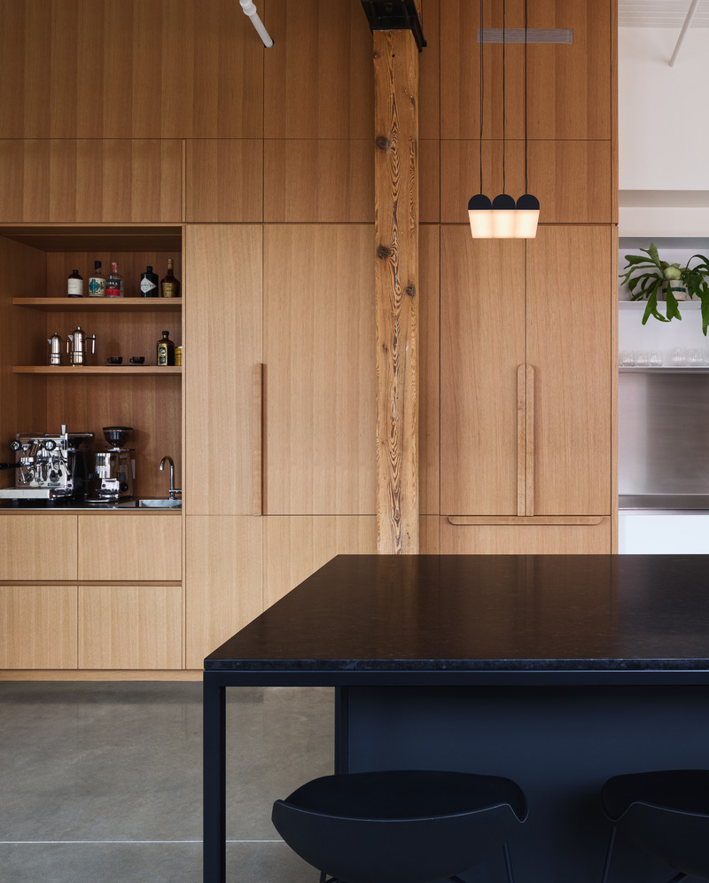 Dossier de presse | 1044-02 - Communiqué de presse | Elmire : la vie contemporaine au cœur d’un bâtiment historique de Montréal - La Firme - Architecture - Design d’intérieur résidentiel - Crédit photo : Ulysse Lemerise