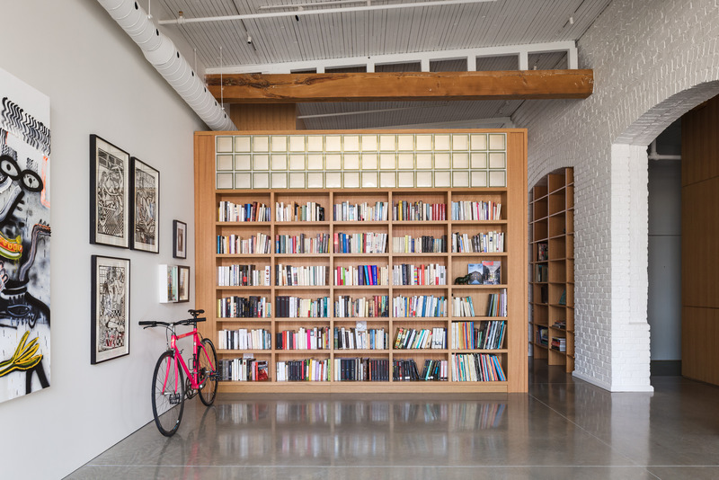 Dossier de presse | 1044-02 - Communiqué de presse | Elmire : la vie contemporaine au cœur d’un bâtiment historique de Montréal - La Firme - Architecture - Design d’intérieur résidentiel - Crédit photo : Ulysse Lemerise