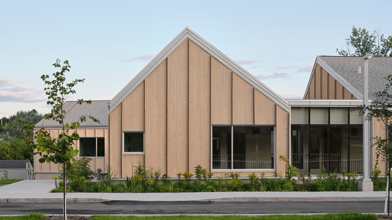 Press kit | 7340-01 - Press release | L'École de l'Étincelle Expands the Boundaries of  Conventional Schooling - Consortium Agence Spatiale, Appareil Architecture, BGLA architecture - Institutional Architecture - Photo credit: Maxime Brouillet