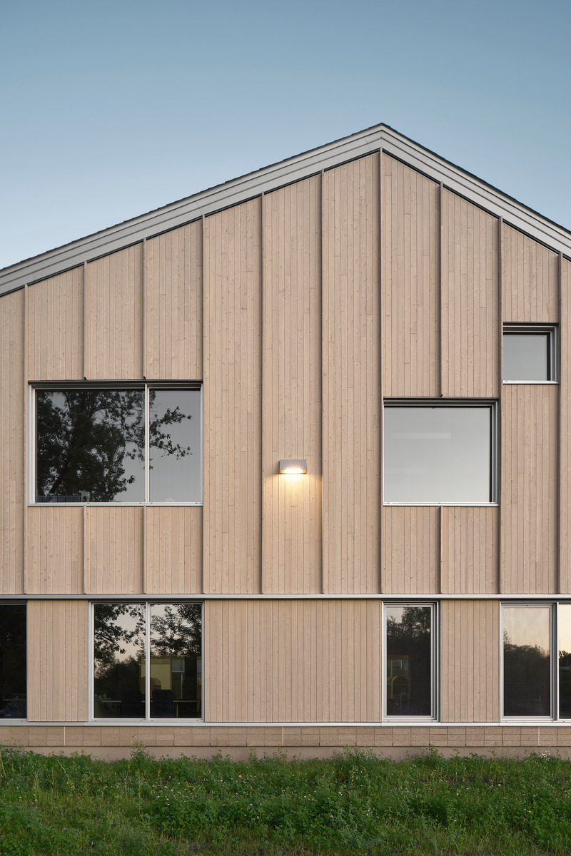 Press kit | 7340-01 - Press release | L'École de l'Étincelle Expands the Boundaries of  Conventional Schooling - Consortium Agence Spatiale, Appareil Architecture, BGLA architecture - Institutional Architecture - Photo credit: Maxime Brouillet