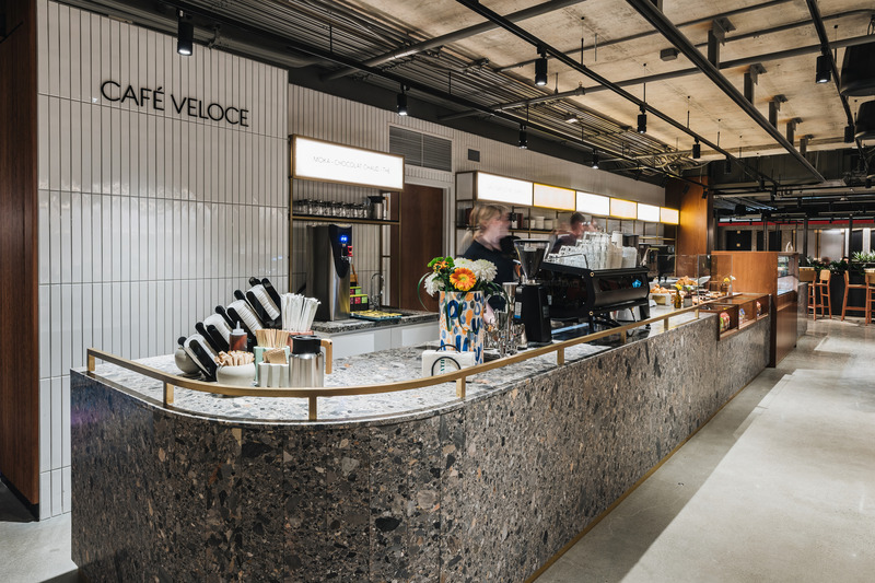 Dossier de presse | 1303-12 - Communiqué de presse | Ouverture officielle du Cathcart Restaurants et Biergarten à Place Ville Marie - Sid Lee Architecture | Menkès Shooner Dagenais LeTourneux Architectes - Design d’intérieur commercial - Crédit photo : Patricia Brochu