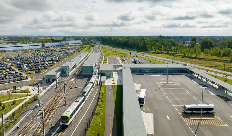 Dossier de presse | 865-60 - Communiqué de presse | Accélérer la mise en œuvre d’infrastructures durables par le design : le nouveau Réseau express métropolitain de Montréal - Lemay | Bisson Fortin | Perkins&Will - Design urbain - Station Brossard - Crédit photo : Adrien Williams