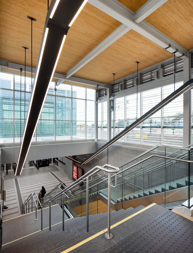 Dossier de presse | 865-60 - Communiqué de presse | Accélérer la mise en œuvre d’infrastructures durables par le design : le nouveau Réseau express métropolitain de Montréal - Lemay | Bisson Fortin | Perkins&Will - Design urbain - Station Panama - Crédit photo : Adrien Williams