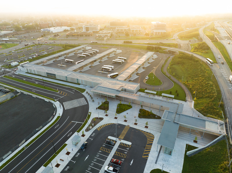 Dossier de presse | 865-60 - Communiqué de presse | Accélérer la mise en œuvre d’infrastructures durables par le design : le nouveau Réseau express métropolitain de Montréal - Lemay | Bisson Fortin | Perkins&Will - Design urbain - Station Panama - Crédit photo : Adrien Williams