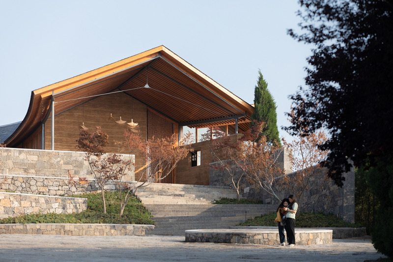 Dossier de presse | 4709-05 - Communiqué de presse | Dezeen Awards 2023 Reveals the Best Architecture, Interiors and Design Around the World - Dezeen - Architecture résidentielle - Architecture - Hospitality project - Dapi Mountain Restaurant by Galaxy Arch - Crédit photo : Lv Xiaobin