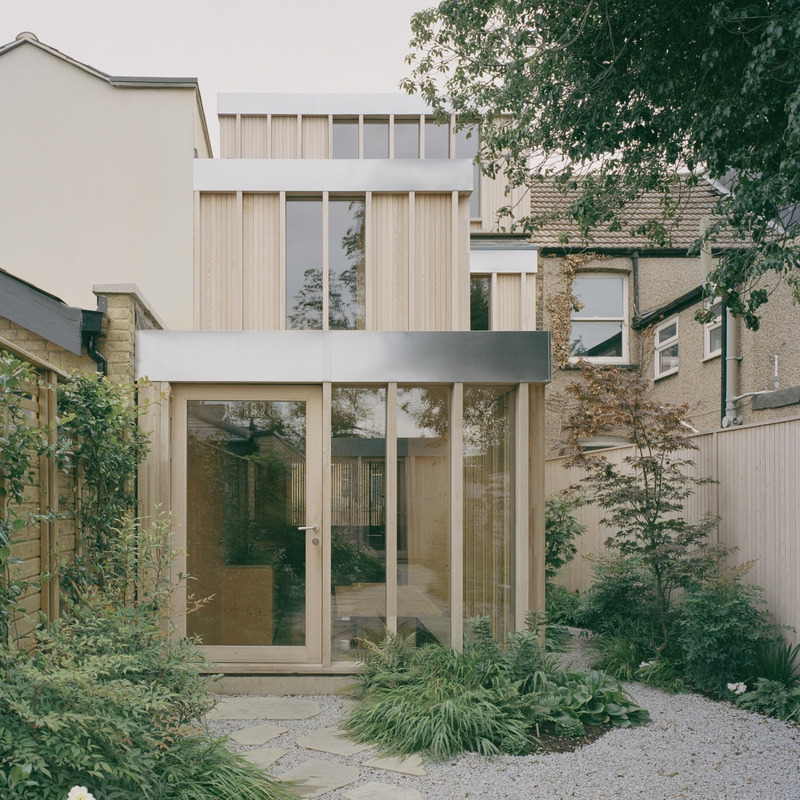 Dossier de presse | 4709-05 - Communiqué de presse | Dezeen Awards 2023 Reveals the Best Architecture, Interiors and Design Around the World - Dezeen - Architecture résidentielle - Architecture - House (urban) - Spruce House and Studio by ao-ft - Crédit photo : Rory Gardiner
