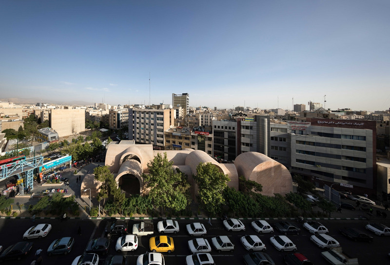 Dossier de presse | 4709-05 - Communiqué de presse | Dezeen Awards 2023 Reveals the Best Architecture, Interiors and Design Around the World - Dezeen - Architecture résidentielle - Architecture - Infrastructure and transport project - Jahad metro plaza by Ka architcture studio - Crédit photo : Mohammad Hassan Ettefagh