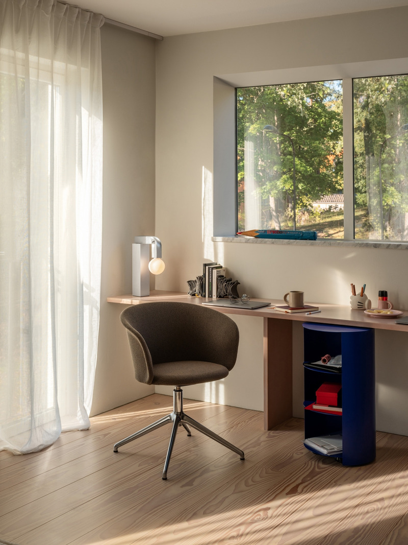 Dossier de presse | 4709-05 - Communiqué de presse | Dezeen Awards 2023 Reveals the Best Architecture, Interiors and Design Around the World - Dezeen - Architecture résidentielle - Lighting design - Knuckle lights by David Taylor for Hem by David Taylor Metallformgivare - Crédit photo : Erik Lefvander