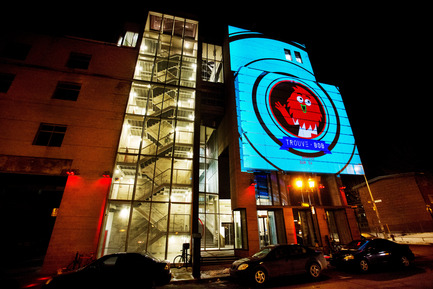 Dossier de presse | 583-08 - Communiqué de presse | Luminothérapie au Quartier des spectacles (Montréal): inauguration des créations 2013-2014 - Partenariat du Quartier des spectacles - Évènement + Exposition - Trouve Bob, Centre Design UQAMChampagne Club Sandwich  - Crédit photo : Martine Doyon