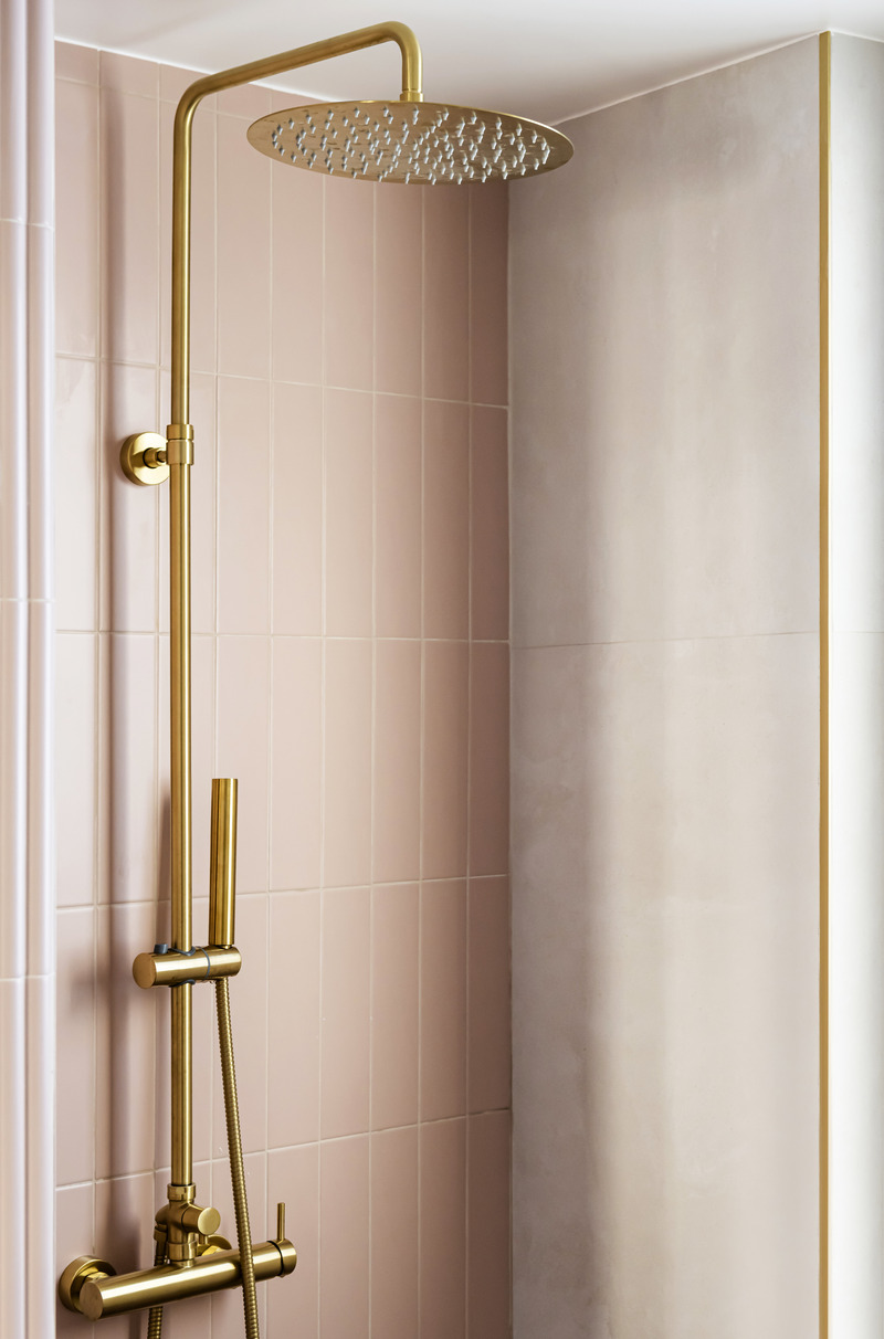 Press kit | 3083-04 - Press release | The Montmartre Apartment : A Parisian Design Jewel Blending Charm and Modernity - Imagine - Residential Interior Design - Bathroom - Photo credit: Julien Pépy