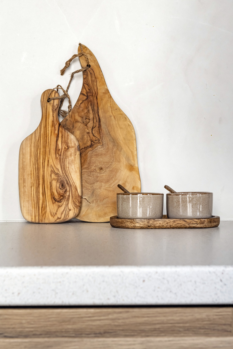 Press kit | 3083-04 - Press release | The Montmartre Apartment : A Parisian Design Jewel Blending Charm and Modernity - Imagine - Residential Interior Design - Kitchen detail - Photo credit: Julien Pépy