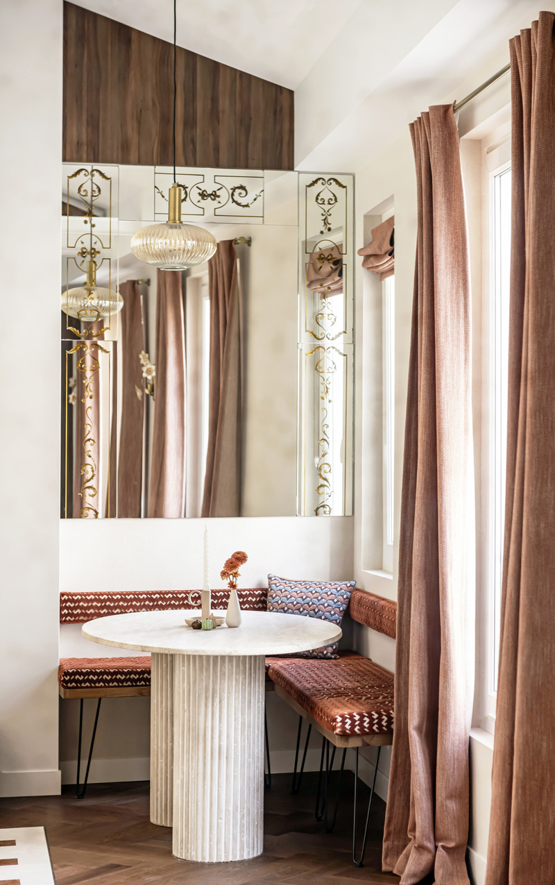 Press kit | 3083-04 - Press release | The Montmartre Apartment : A Parisian Design Jewel Blending Charm and Modernity - Imagine - Residential Interior Design - Dining room - Photo credit: Julien Pépy
