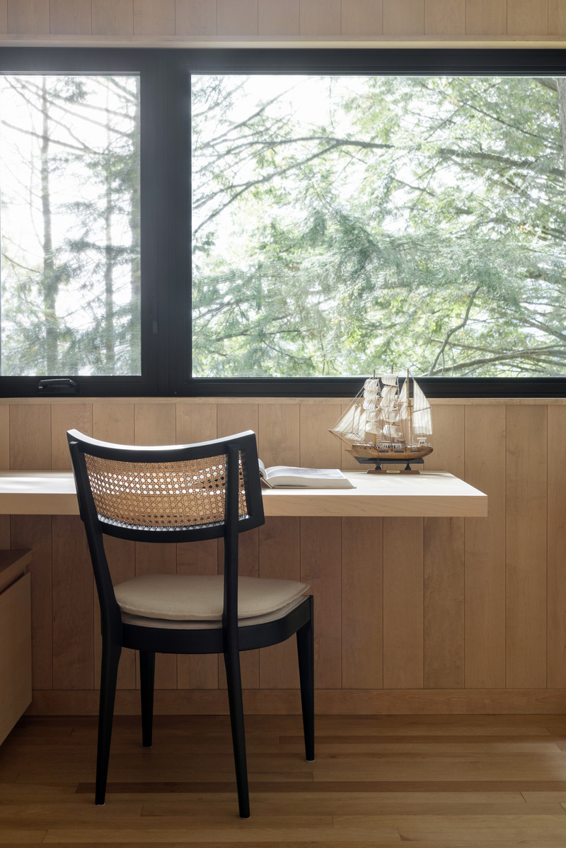 Dossier de presse | 3083-05 - Communiqué de presse | Le chalet Magog : un refuge luxueux en bord de Lac réalisé par Mélodie Violet, designer d'intérieur - Imagine - Design d’intérieur résidentiel - Crédit photo : Studio CRBN