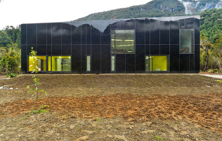 Dossier de presse | 1006-01 - Communiqué de presse | Glacial water botteling plant - Panorama - Architecture industrielle - Crédit photo : Cristobal Valdes