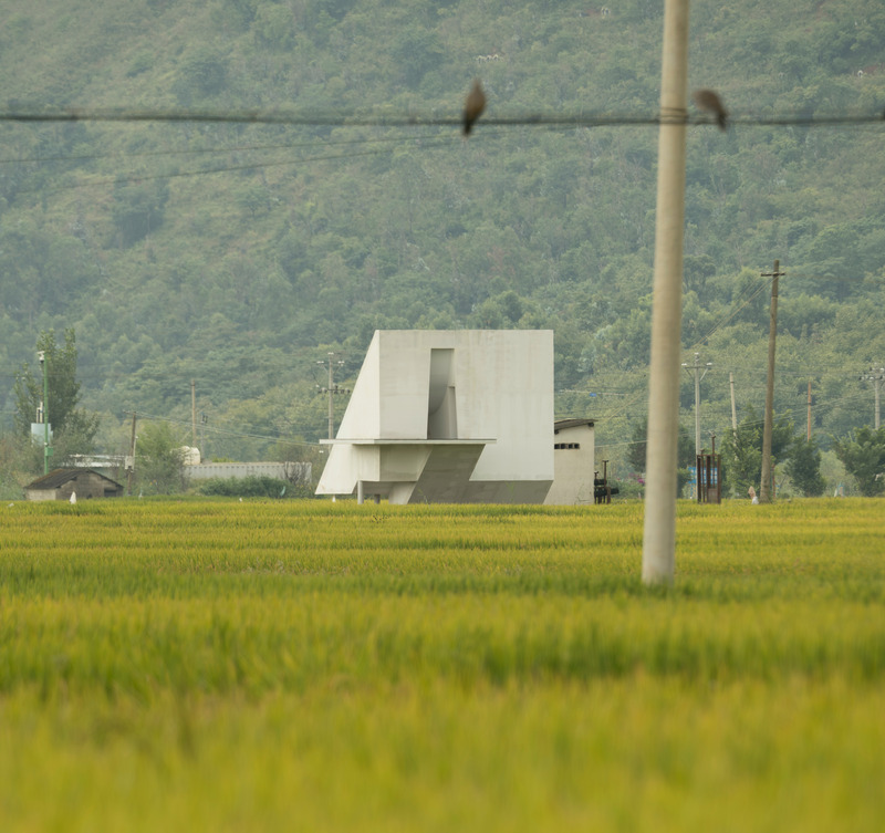 Dossier de presse | 5651-06 - Communiqué de presse | Concrete Pavilion - LIN architecture - Architecture industrielle - front view -spring - Crédit photo : chen zhitong