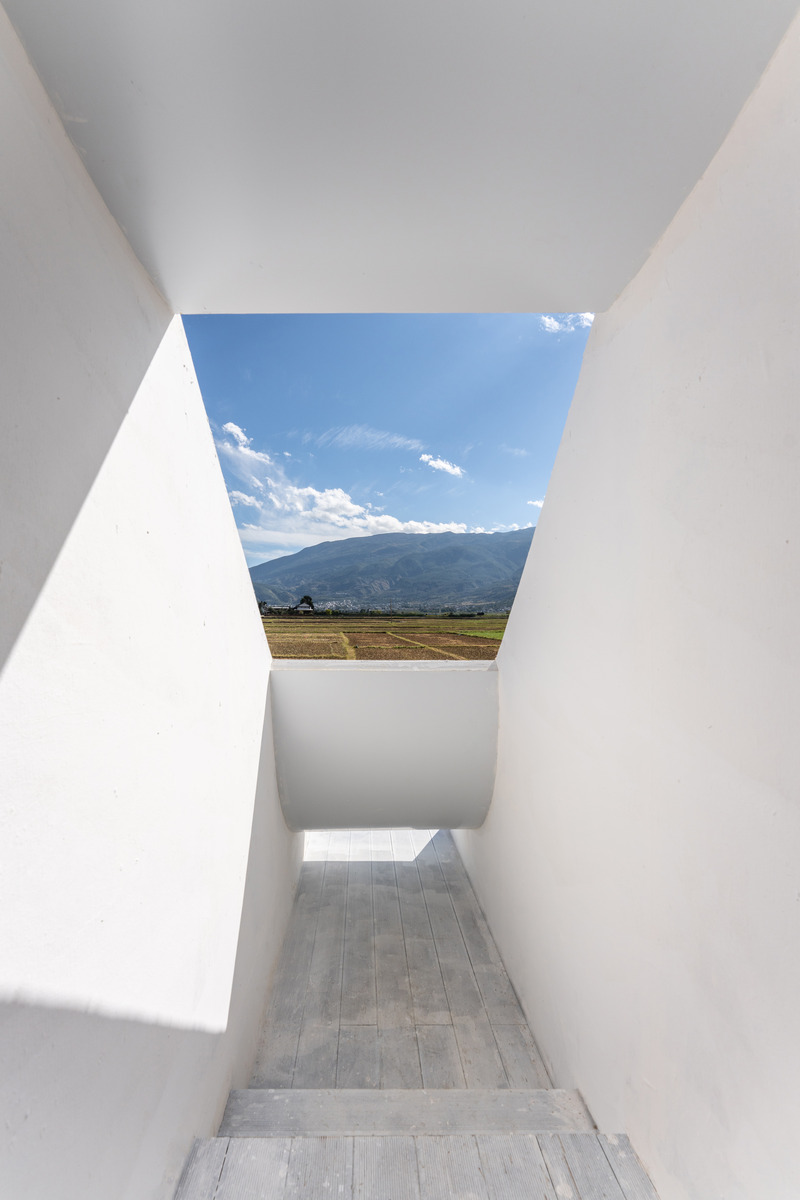 Dossier de presse | 5651-06 - Communiqué de presse | Concrete Pavilion - LIN architecture - Architecture industrielle - side window - Crédit photo : zhuo hongduo
