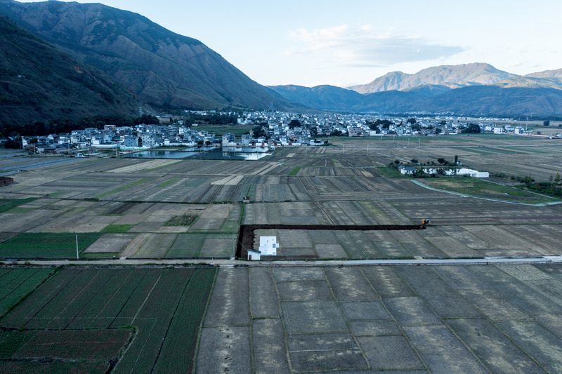 Dossier de presse | 5651-06 - Communiqué de presse | Concrete Pavilion - LIN architecture - Architecture industrielle - bird view - Crédit photo : zhu hongduo