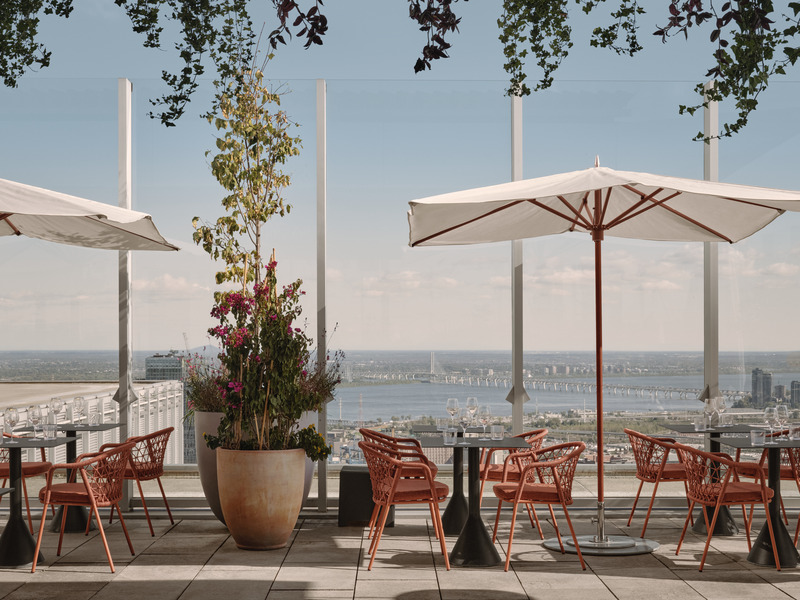 Press kit | 1303-19 - Press release | Modernist Elegance Meets Panoramic Views at Montreal’s New Culinary Destination - Sid Lee Architecture - Commercial Interior Design - Rose Orange - Photo credit: Alex Lesage