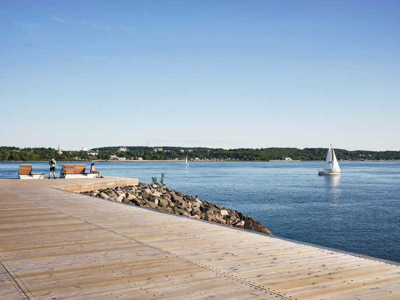 Press kit | 718-04 - Press release | Promenade Samuel-De Champlain, Phase 3 - Daoust Lestage Lizotte Stecker - Institutional Architecture -  Coastal Meadows; revitalization of Quai Frontenac as a rare opportunity to venture onto the river  - Photo credit: Maxime Brouillet