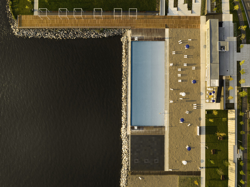 Press kit | 718-04 - Press release | Promenade Samuel-De Champlain, Phase 3 - Daoust Lestage Lizotte Stecker - Institutional Architecture -  Beach sector; an attractive and recreational center within the entire project  - Photo credit: Stephane Groleau