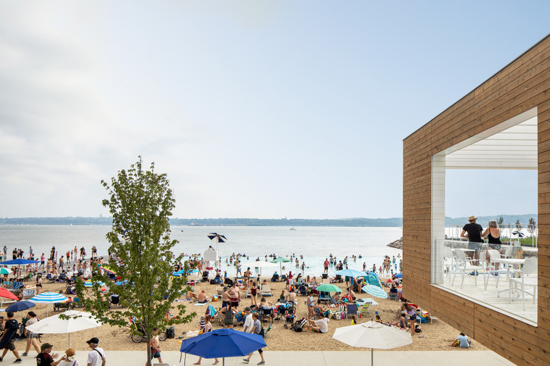 Press kit | 718-04 - Press release | Promenade Samuel-De Champlain, Phase 3 - Daoust Lestage Lizotte Stecker - Institutional Architecture -  Beach sector; an attractive and recreational center within the entire project  - Photo credit: Adrien Williams