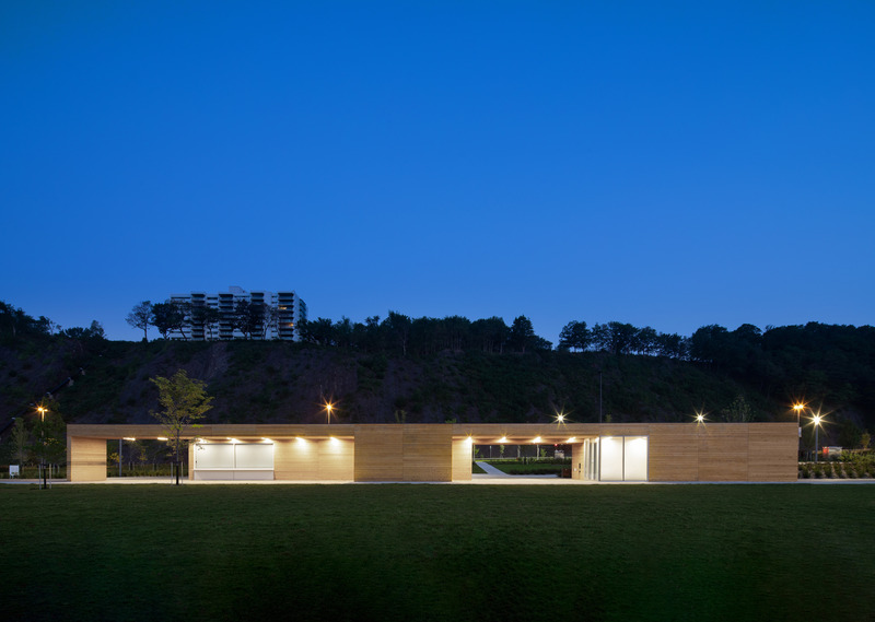 Press kit | 718-04 - Press release | Promenade Samuel-De Champlain, Phase 3 - Daoust Lestage Lizotte Stecker - Institutional Architecture -  <p class="">Pavilion de la Voile; a sheltered stop for users of the Family and Sports sector<br></p>  - Photo credit: Adrien Williams