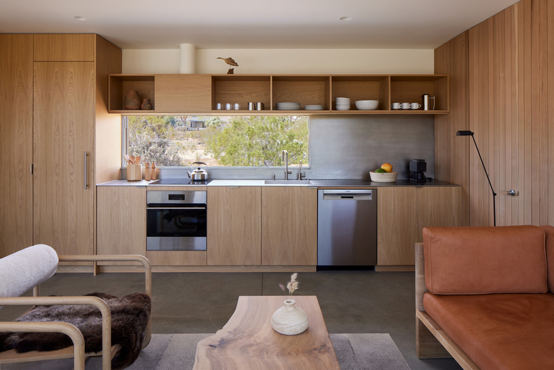 Dossier de presse | 7407-01 - Communiqué de presse | The Landing House: A Modern Wood Pavillion - Industry of All Nations - Architecture résidentielle - Crédit photo : Ye Rin Mok