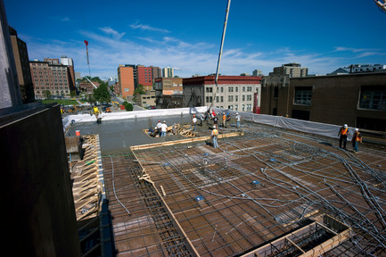 Dossier de presse | 871-01 - Communiqué de presse | La Maison du développement durable ouvre ses portes - Maison du développement durable - Design d’intérieur commercial - Crédit photo : Bernard Fougères