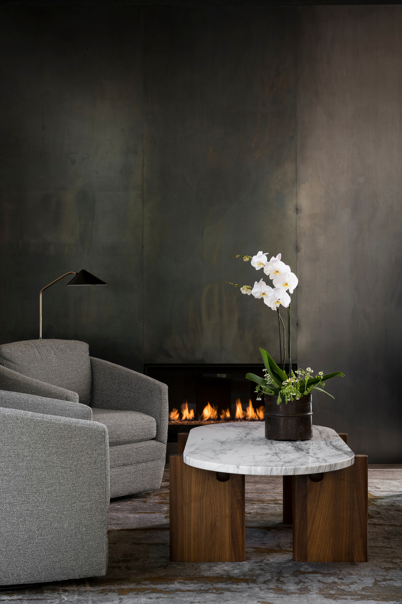 Press kit | 2757-42 - Press release | Sparano + Mooney Architecture's Emigration Creek Residence is Uniquely Shaped by its Site - Sparano + Mooney Architecture - Residential Architecture - Detail of the fireplace in the sitting area featuring an elegant material palette.<span></span> - Photo credit: Lucy Call Photography