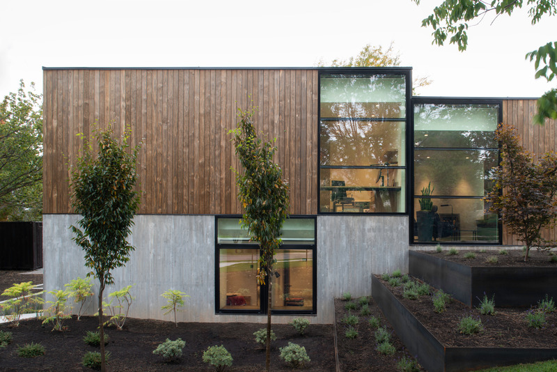 Press kit | 2757-42 - Press release | Sparano + Mooney Architecture's Emigration Creek Residence is Uniquely Shaped by its Site - Sparano + Mooney Architecture - Residential Architecture - <p class="">On the exterior, vertical Kebony wood rainscreen cladding was utilized for its rapid-growth potential and ability to patina. A key detail of the exterior design includes the board-formed concrete pattern that aligns perfectly with the cladding above. </p> - Photo credit: Matt Winquist Photography