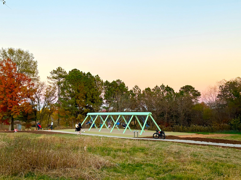 Dossier de presse | 1851-04 - Communiqué de presse | Exercices de coopération en douceur via des œuvres   d’art public interactives - Daily tous les jours - Architecture de paysage - Balançoires musicales<br> - Crédit photo : Daily tous les jours<br>