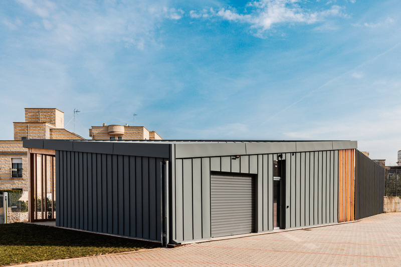Dossier de presse | 6966-02 - Communiqué de presse | AIDI. Bienvenue dans le garde-manger ! - Mixtura - Architecture institutionnelle -  Façade nord-ouest - Crédit photo : Cesare Querci