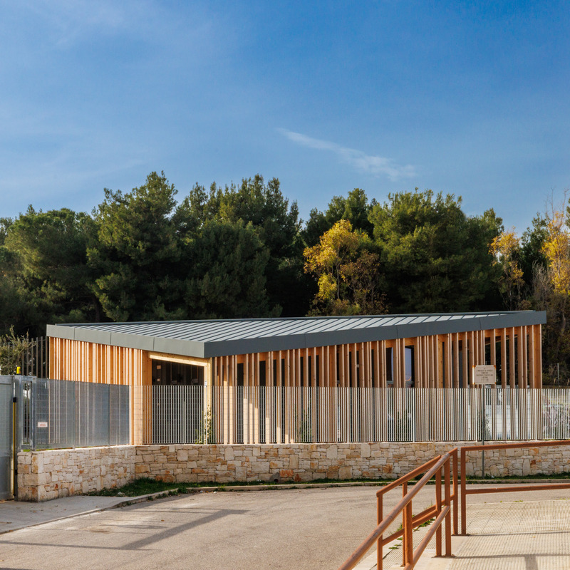 Dossier de presse | 6966-02 - Communiqué de presse | AIDI. Bienvenue dans le garde-manger ! - Mixtura - Architecture institutionnelle -  Le bâtiment depuis la rue municipale   - Crédit photo : Cesare Querci